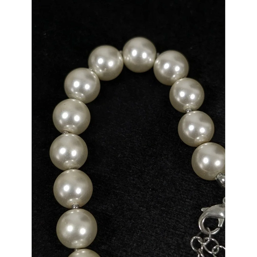 White Glass‎ Pearl Necklace 26